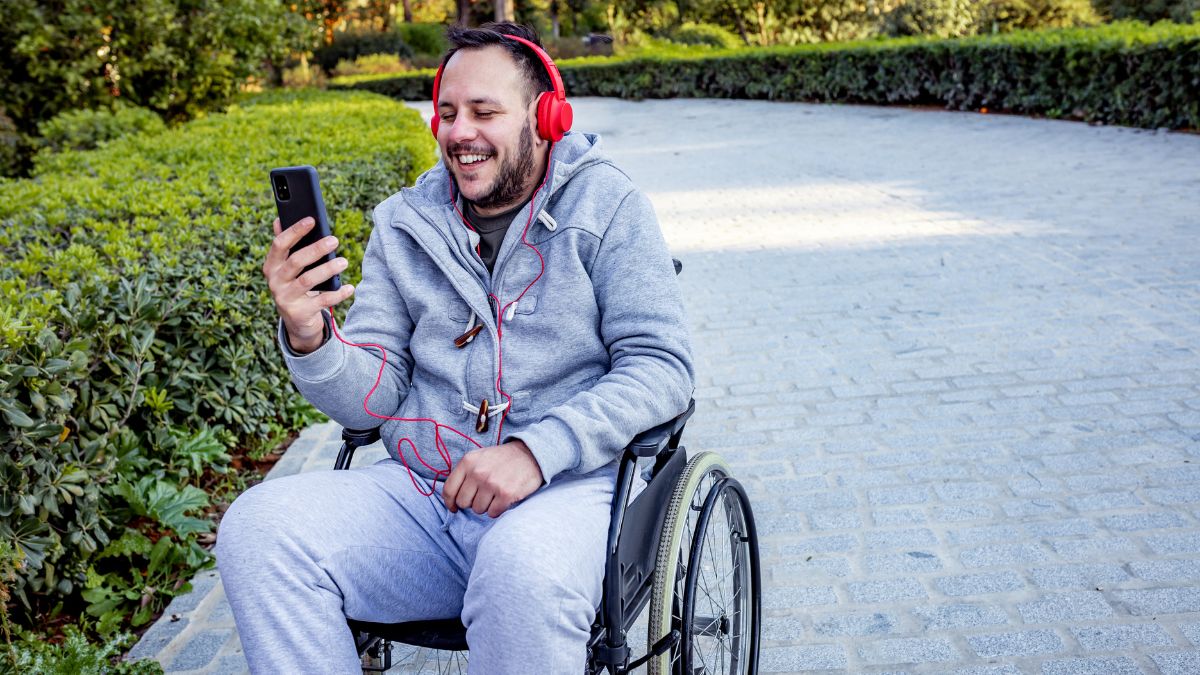 Empowering Inclusion: The Impact of Internet Connection on Persons with Disabilities