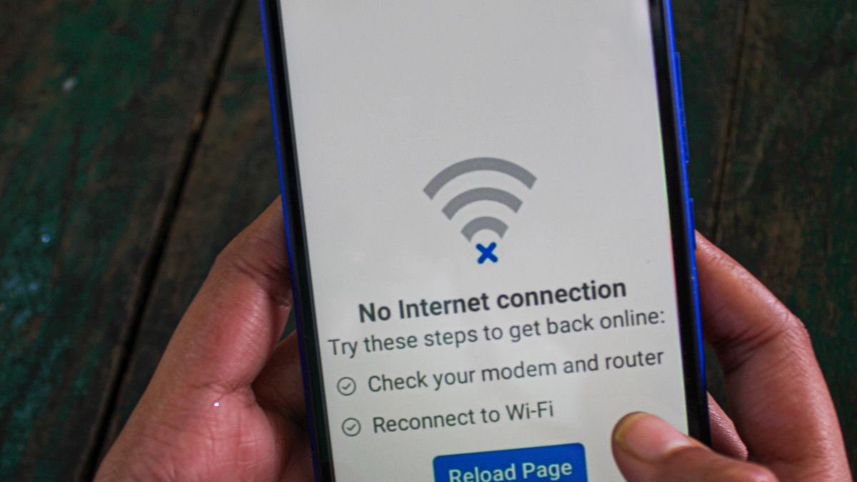 The Cost of Disconnection: Internet Reliability in Outback Australia